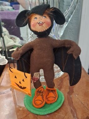 AnnaLee 1999  Trick Or Treat Holloween Bat